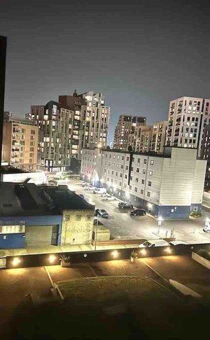 O2 Excel City Airport Apartment London Exterior photo